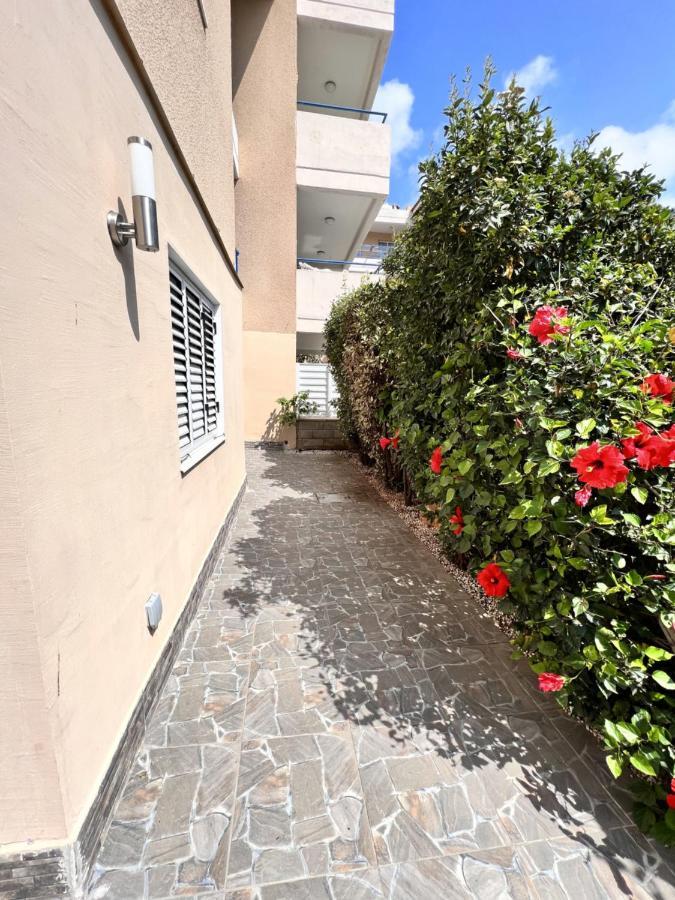 Pafia Sunbeach Townhouse Paphos Bagian luar foto