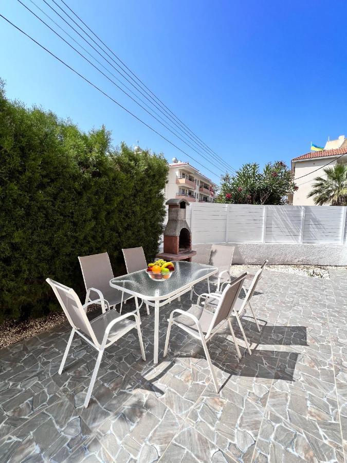Pafia Sunbeach Townhouse Paphos Bagian luar foto